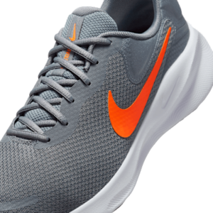 Nike Revolution 7